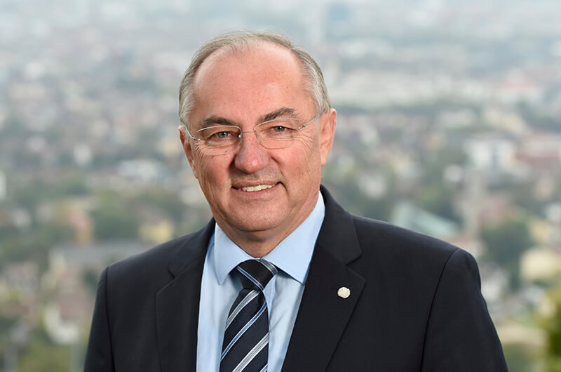 Herr Juratovic Josip Juratovic
