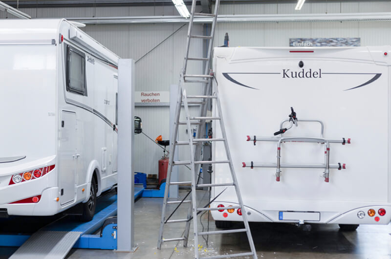 Wohmobile-in-der-Überzahl HighTech im Karosseriebereich